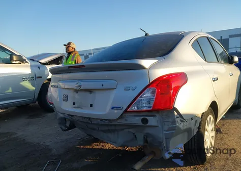 2013 Nissan Versa 1.6 Sv z USA, uszkodzony, nr VIN 3N1CN7AP5DL890090
